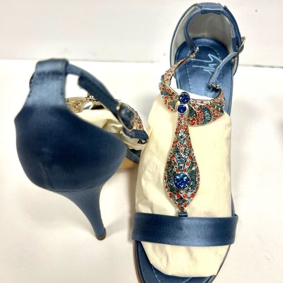 NWT Giuseppe Zanotti blue satin crystal heels. Sz 36 - Picture 5 of 14